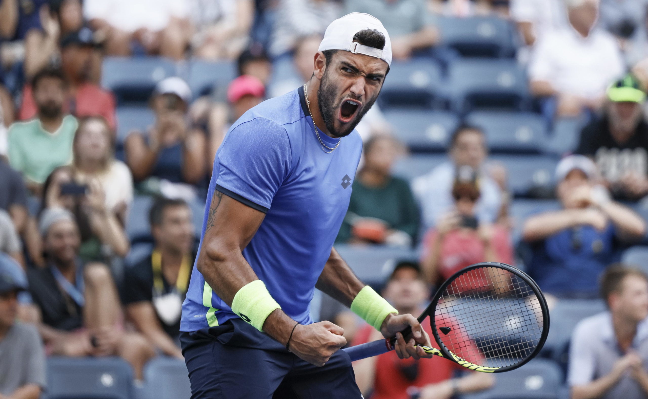 Berrettini esulta dopo aver vinto il set del 2-1 Berrettini esulta dopo aver vinto il set del 2-1