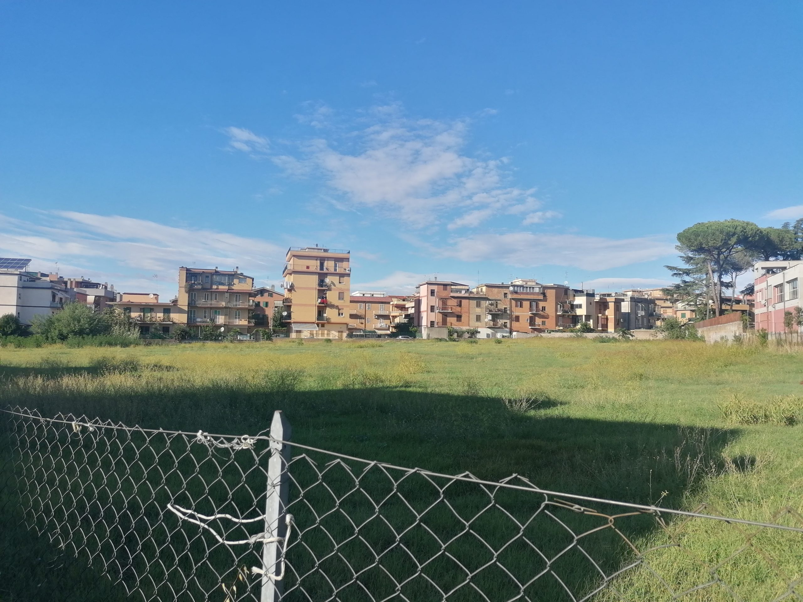Un'area verde non sfruttata del quartiere Un'area verde non sfruttata del quartiere
