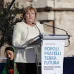 L'intervento di Merkel: "Deve sorgere la coscienza che l'umanità è una" L'intervento di Merkel: "Deve sorgere la coscienza che l'umanità è una"