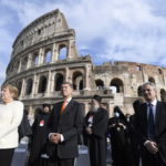 L'evento organizzato dalla Comunità di Sant'Egidio davanti al Colosseo L'evento organizzato dalla Comunità di Sant'Egidio davanti al Colosseo