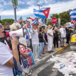 A Miami centinaia di cubano-americani e attivisti hanno manifestato a favore della protesta del popolo cubano contro il governo di Cuba