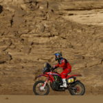 Il pilota Jose Ignacio Corneio in sella di una Honda CRF450