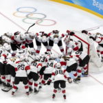 La squadra svizzera di Hockey su ghiaccio durante un allenamento La squadra svizzera di Hockey su ghiaccio durante un allenamento