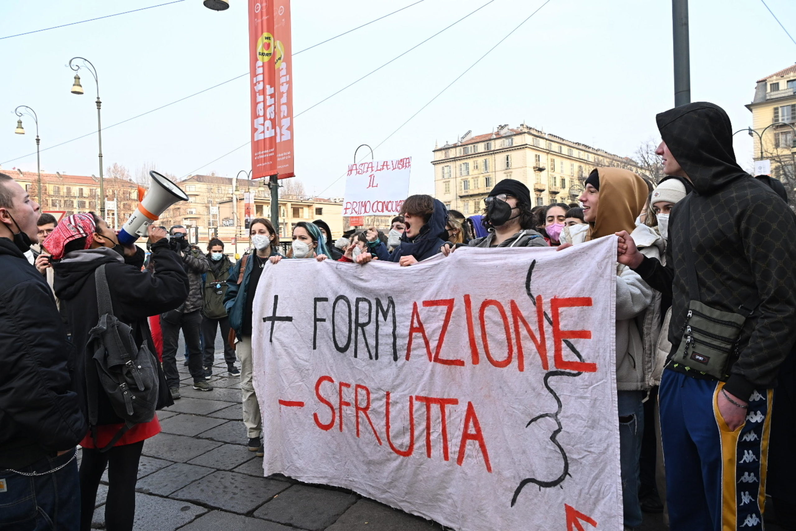 Studenti in piazza a Torino