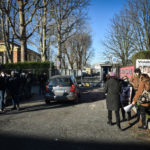 Presidio davanti all'aula bunker di via Ucelli di Nemi di un gruppo di familiari delle vittime della strage ferroviaria di Viareggio (Lucca) del 2009 Presidio davanti all'aula bunker di via Ucelli di Nemi di un gruppo di familiari delle vittime della strage ferroviaria di Viareggio (Lucca) del 2009