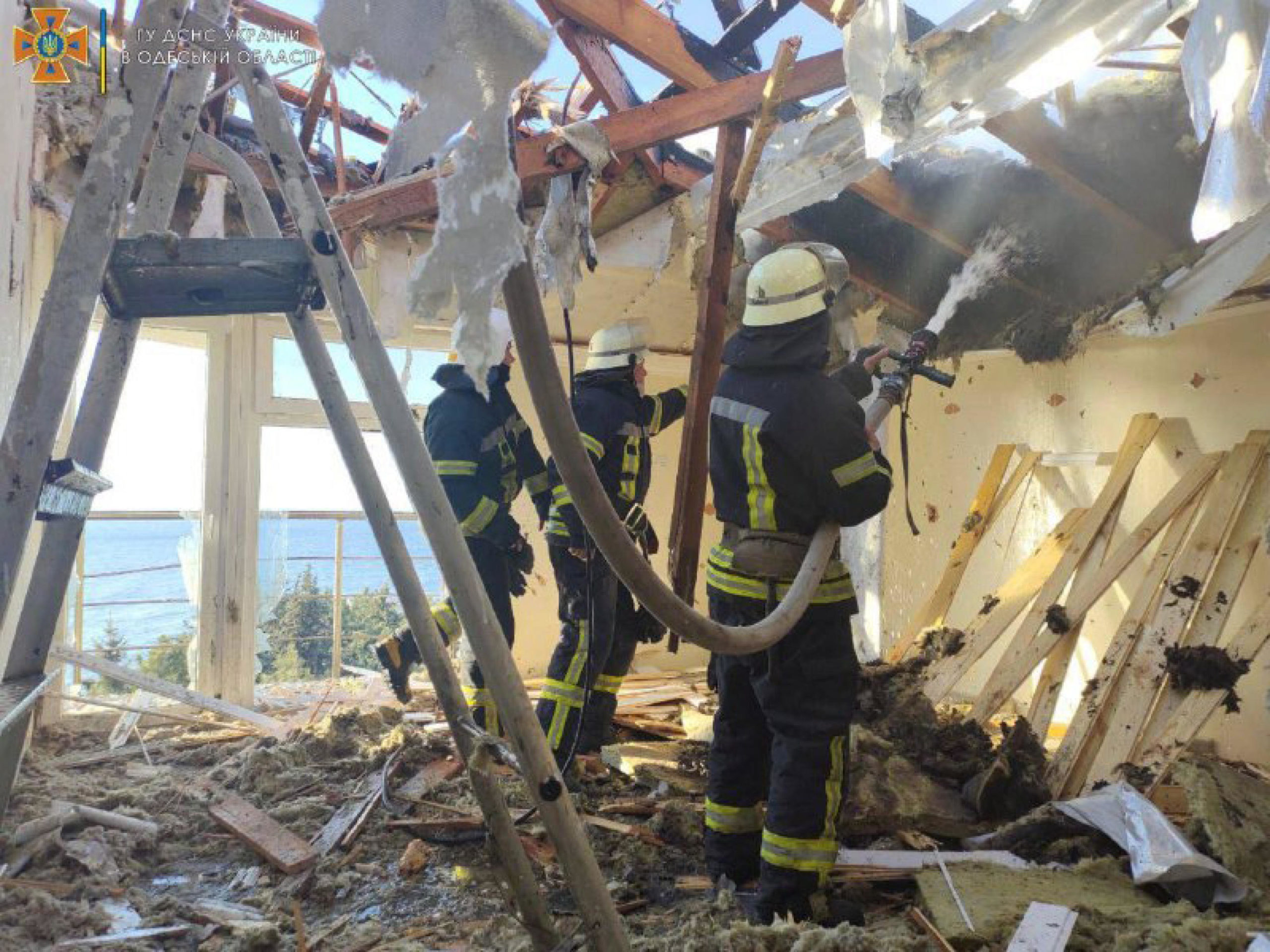 Un edificio distrutto nel centro di Odessa Un edificio distrutto nel centro di Odessa