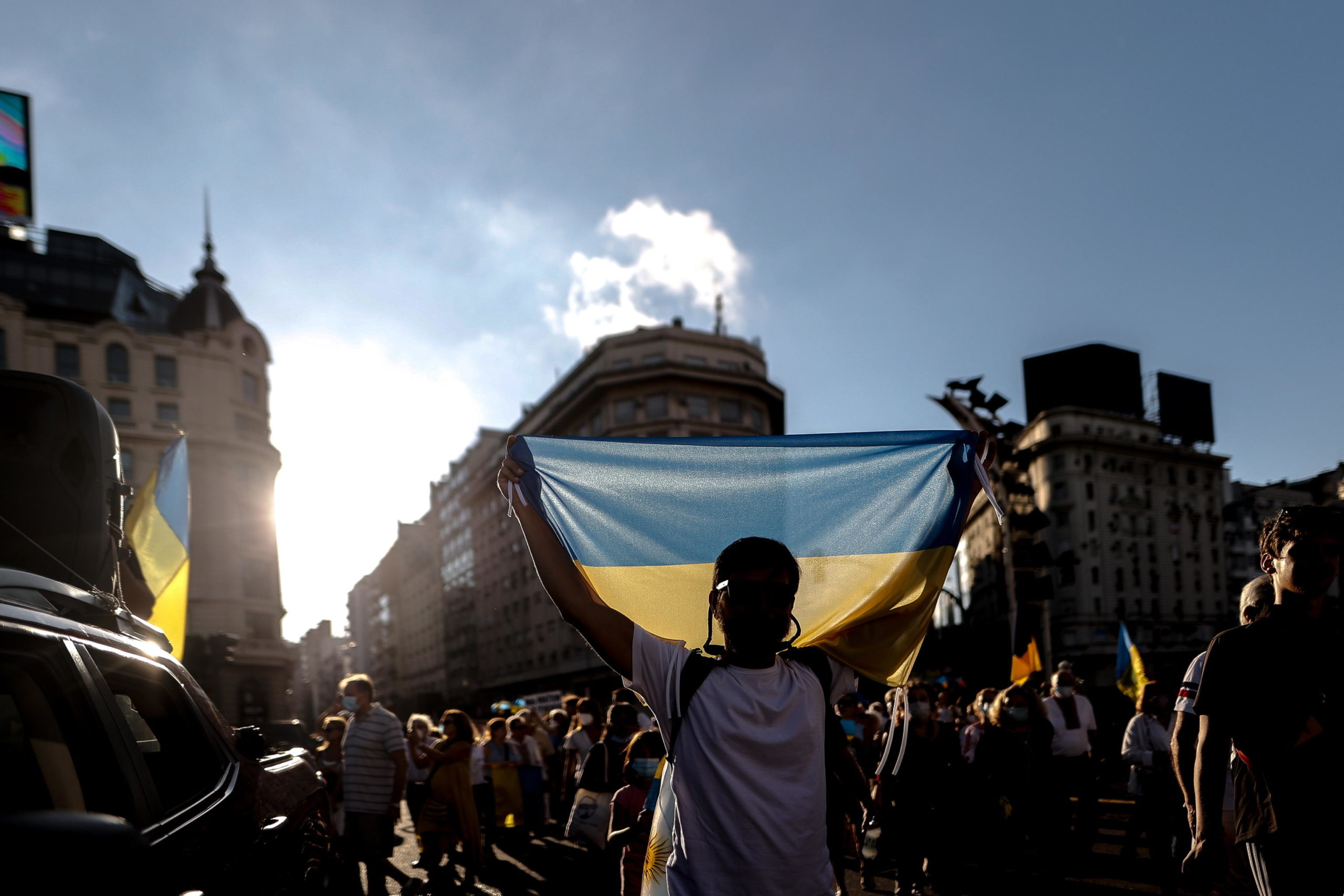 Manifestazioni contro l'invasione russa dell'Ucraina all'Obelisco di Buenos Aires, Argentina