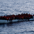 sbarco 103 migranti salvati da ong