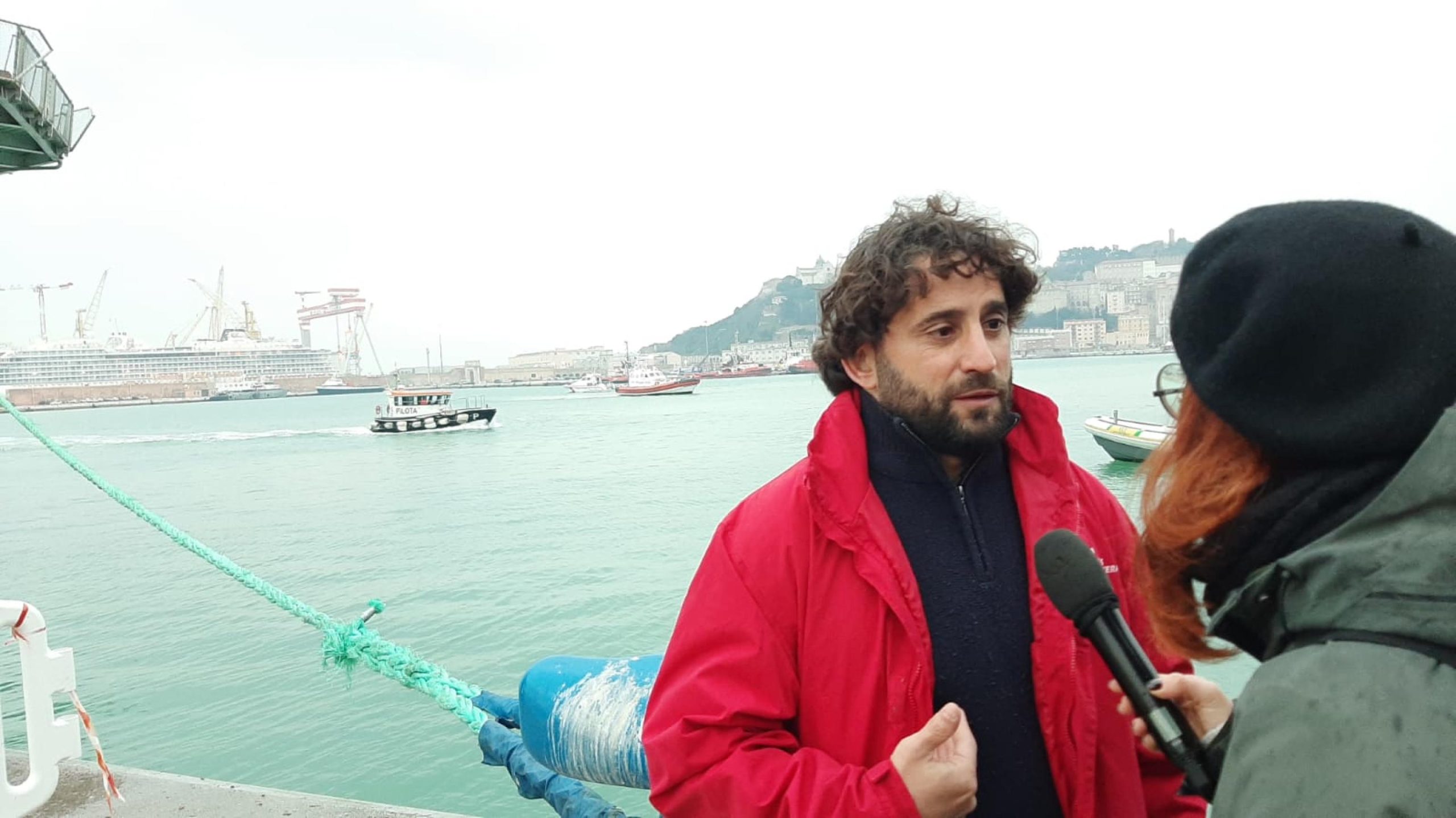 Juan Matias Gil, capomissione di Msf, all'arrivo al porto di Ancona