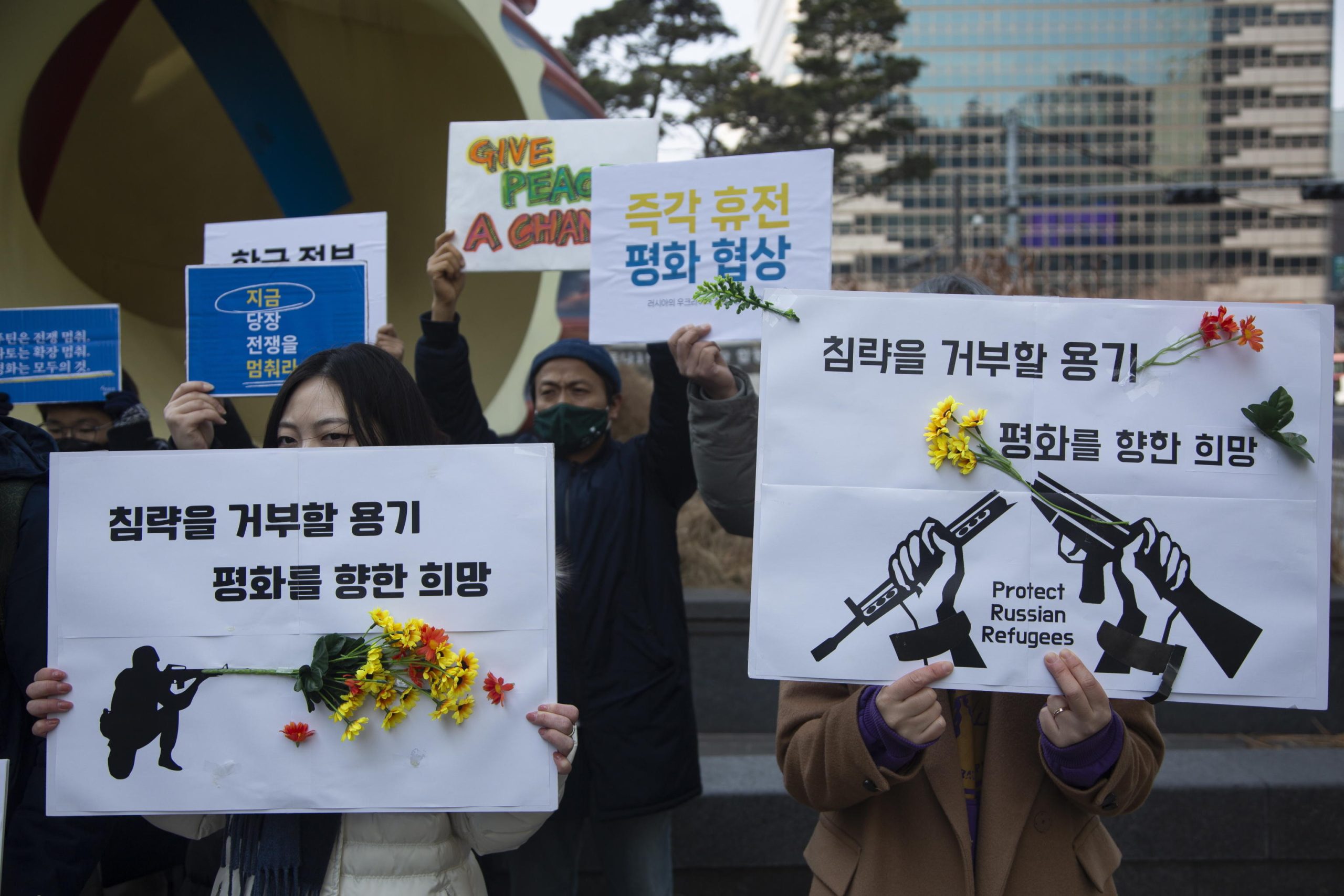 Proteste in Sud Corea contro l'invasione russa in Ucraina
