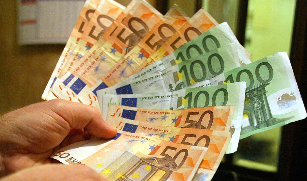 inflazione-istat-foto banconote da 50 e 100 euro