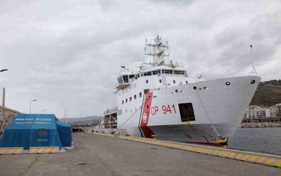 La nave Diciotti della Guardia Costiera