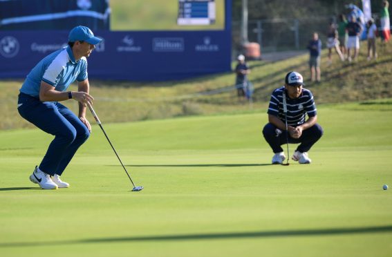 Il golfista del Team Europe Rory McIlory in azione