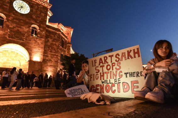 I dimostranti chiedono le dimissioni del premier Pashinyan I dimostranti chiedono le dimissioni del premier Pashinyan