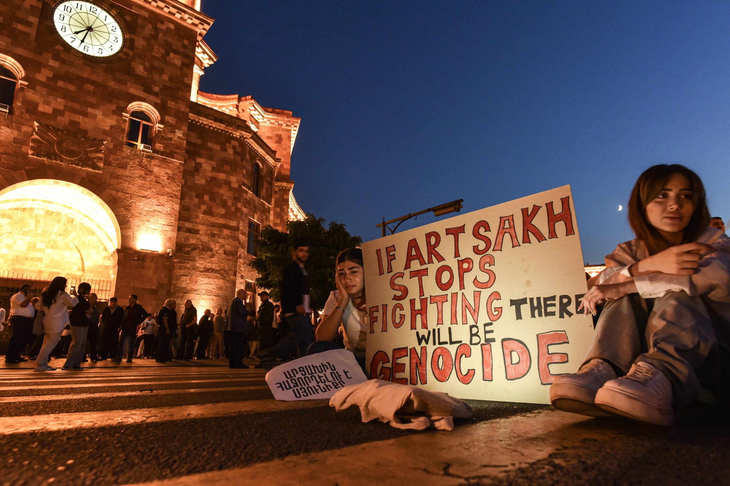 I dimostranti chiedono le dimissioni del premier Pashinyan I dimostranti chiedono le dimissioni del premier Pashinyan
