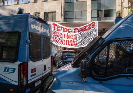 Striscione di Tende in Piazza che indica la scorsa assemblea nazionale del 16 e 17 settembre