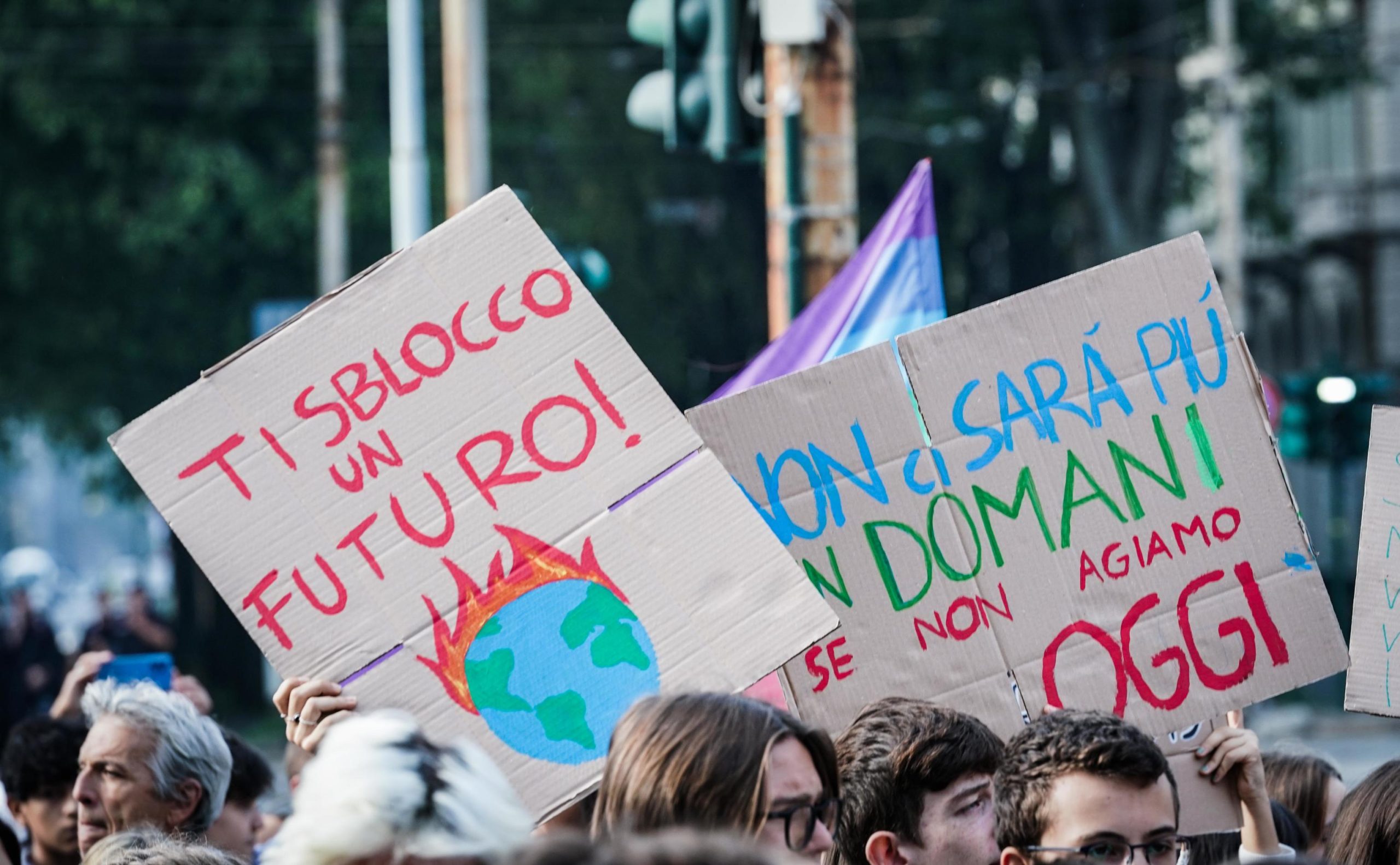 Il dettaglio di alcuni cartelloni a Torino
