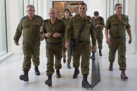 Alcuni militari dell'Idf impegnati nel recupero degli ostaggi