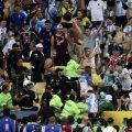 Scontri allo stadio Maracanà durante Brasile-Argentina | Foto Ansa