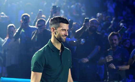 Il numero uno in classifica Novak Djokovic giocherà stasera la partita della fase a gironi con l'italiano Jannik Sinner nelle Atp Finals