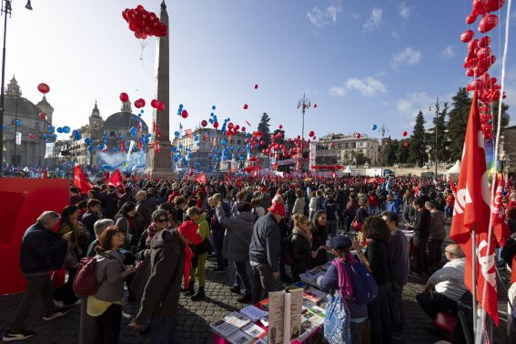 Manifestazione sindacati in piazza del Popolo, Roma | Foto Ansa Manifestazione sindacati in piazza del Popolo, Roma | Foto Ansa