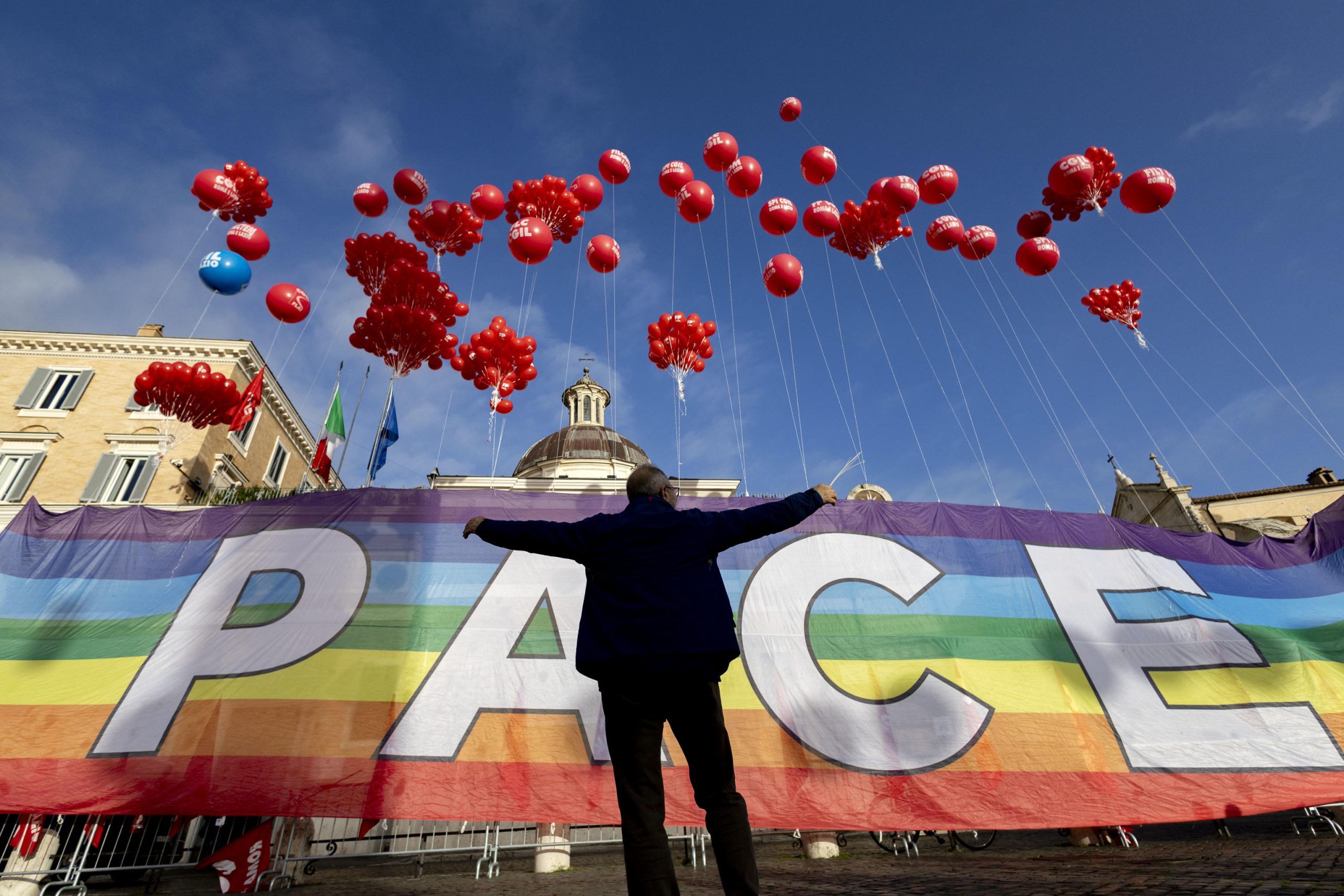 La bandiera della pace | Foto Ansa La bandiera della pace | Foto Ansa