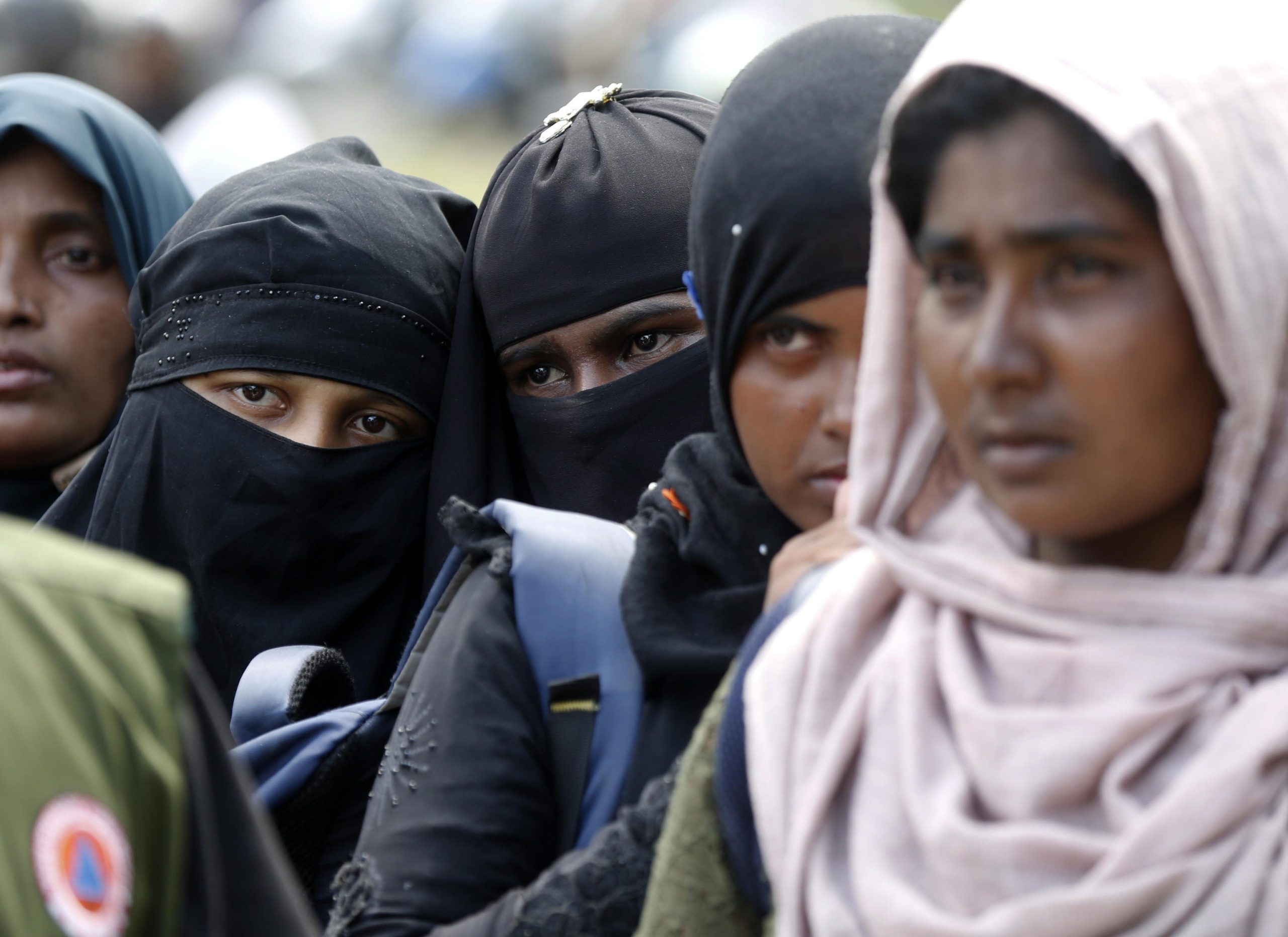 I rifugiati rohingya si preparano al trasferimento in un rifugio temporaneo a Banda Acheh, Indonesia I rifugiati rohingya si preparano al trasferimento in un rifugio temporaneo a Banda Acheh, Indonesia