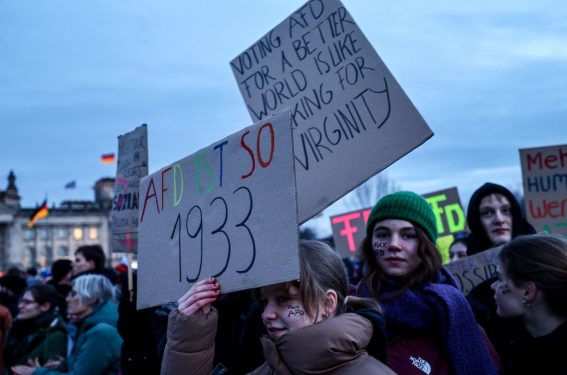 l corte è stato organizzato dal movimento Fridays for Future l corte è stato organizzato dal movimento Fridays for Future