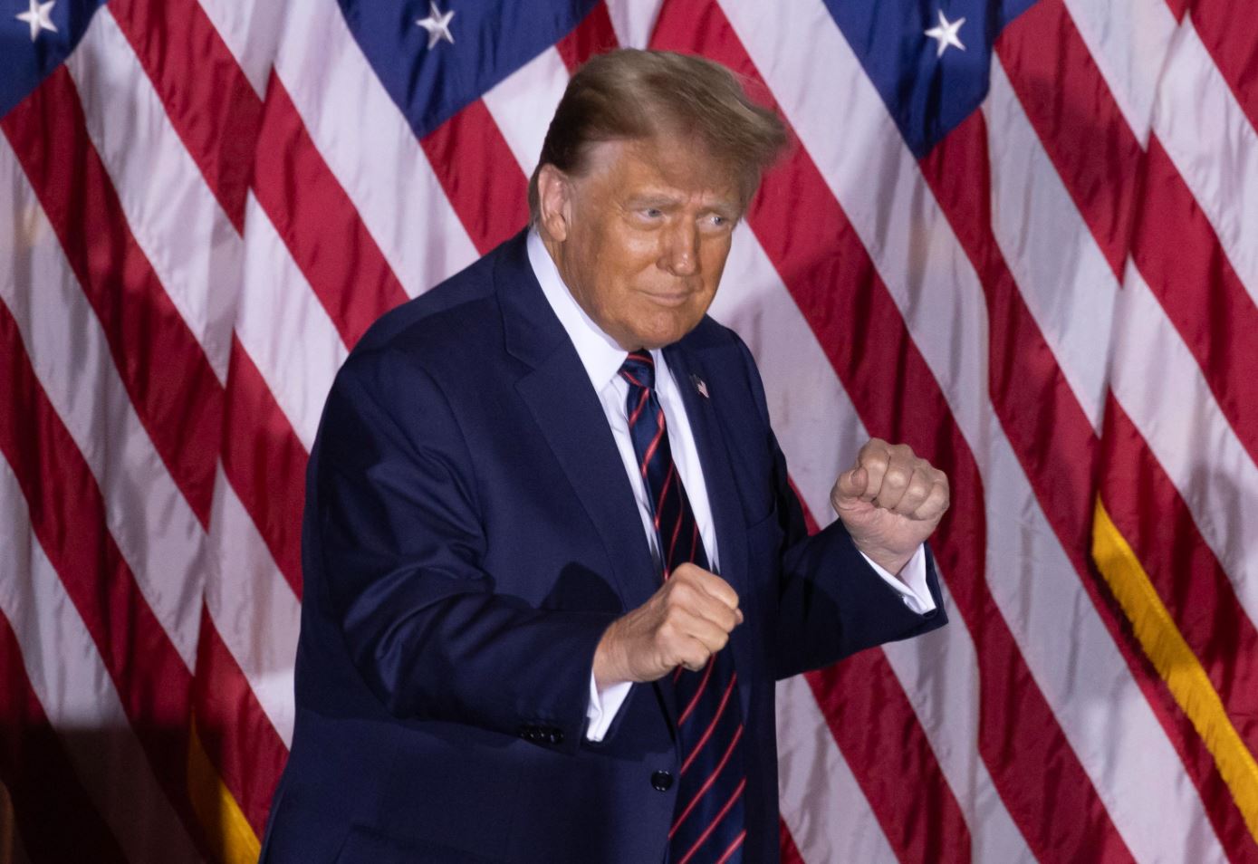 Donald Trump esulta a Nashua in seguito alla vittoria in New Hampshire