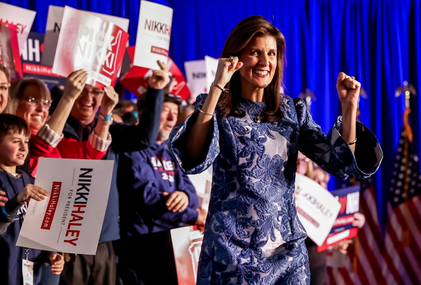 L'avversaria repubblicana di Trump, Nikky Haley, con i suoi sostenitori al Grappone Conference Center di Concord