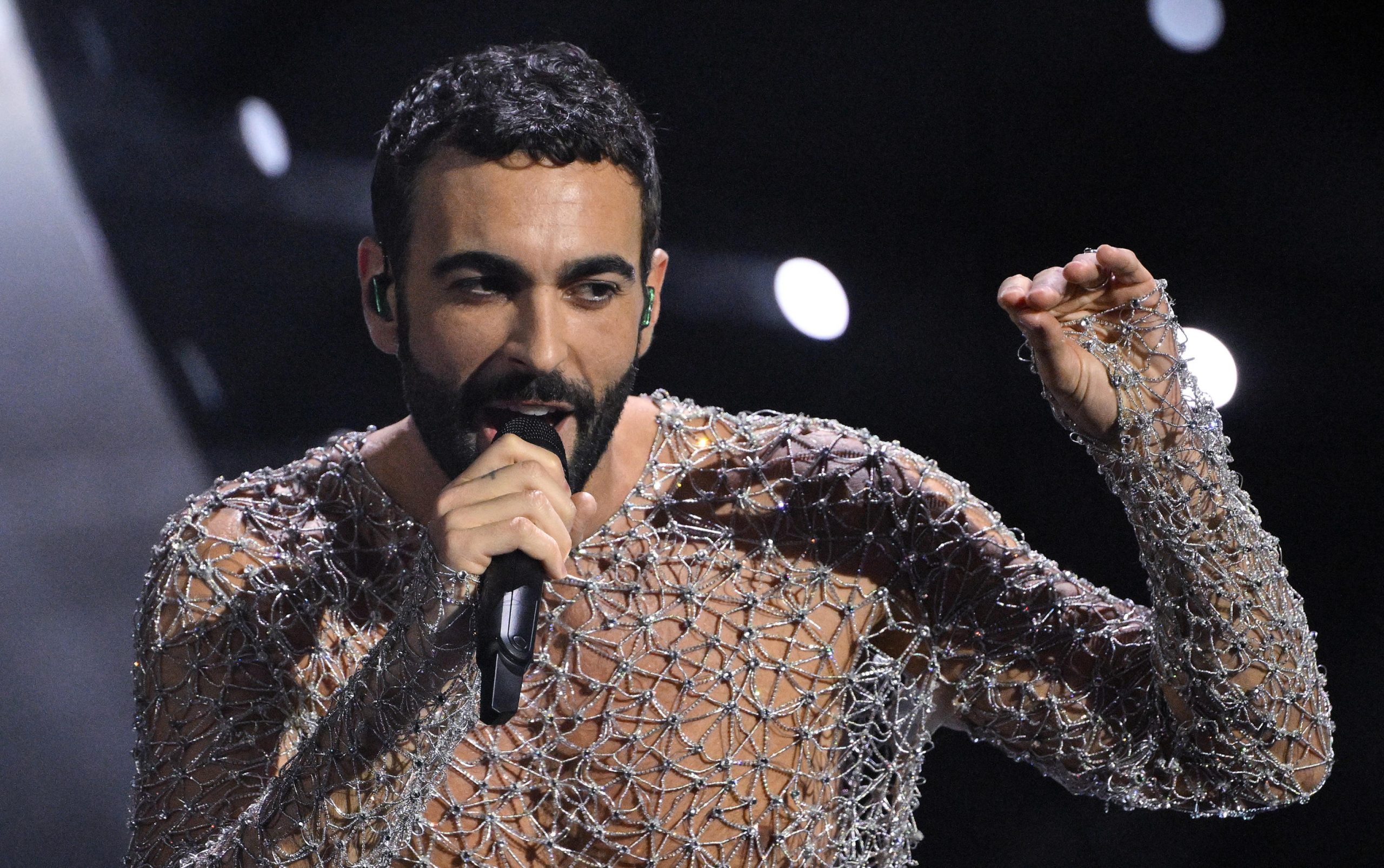 Il vincitore dell'edizione del 2023 canta il brano "Due vite" Il vincitore dell'edizione del 2023 canta il brano "Due vite"