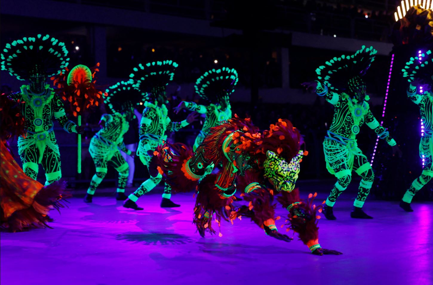 La performance della scuola di samba Academicos do Grande Rio durante il carnevale di Rio de Janeiro
