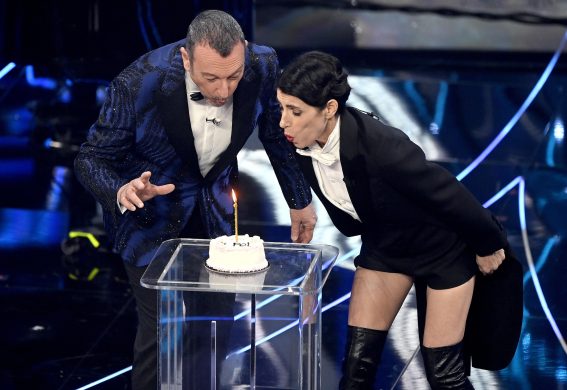 Giorgia spegne la candeline per i 30 anni di "E poi"