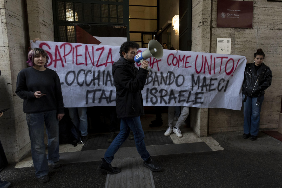 Gli studenti occupano il rettorato della Sapienza