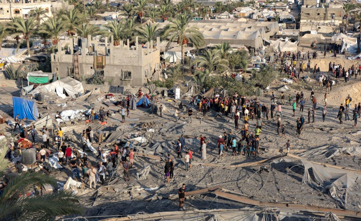 Panoramica dall'alto dell'area umanitaria di Al-Mawasi | foto Ansa