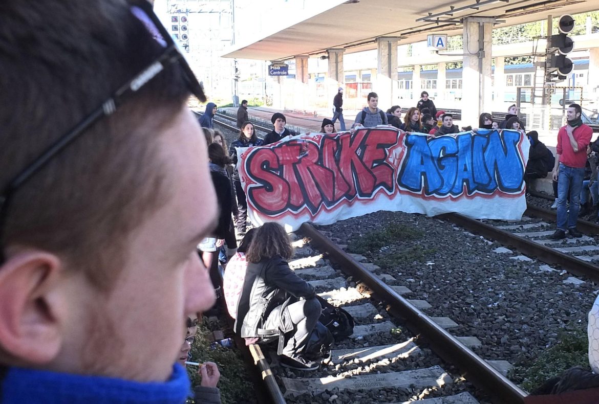 ++ Carcere per chi blocca strade e ferrovie, ok della Camera ++