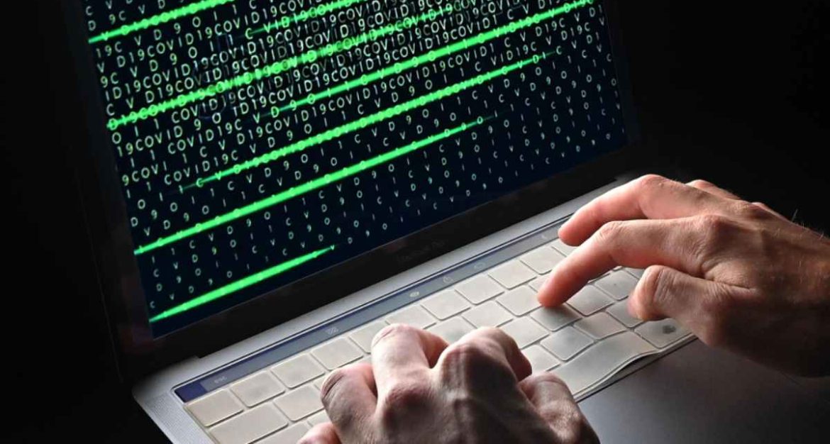 Hacker in azione a Torino, 20 luglio 2021 ANSA/ ALESSANDRO DI MARCO Hacker