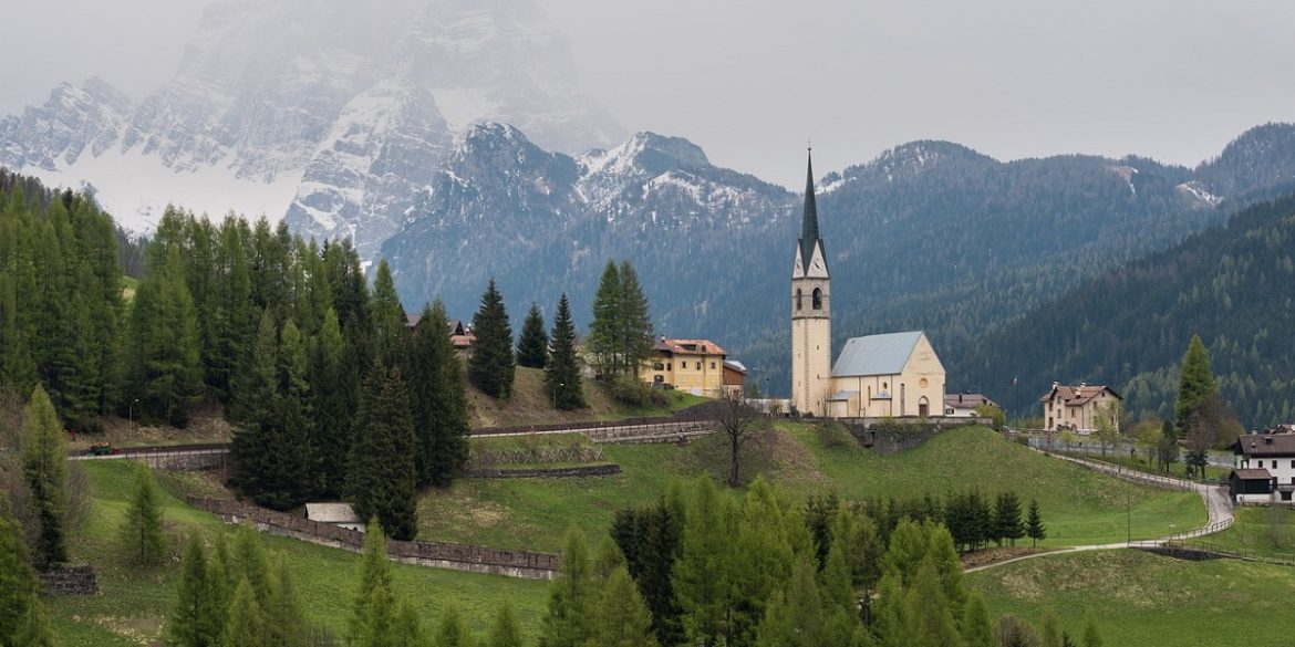 selva-di-cadore-7119264_1280 albergo israeliani rifiutati