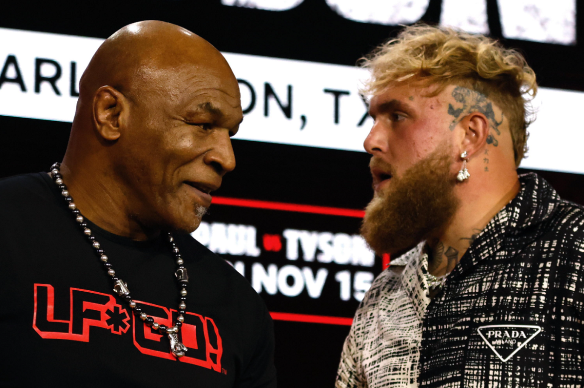 Mike Tyson vs Jake Paul Tyson e Paul sguardo di sfida