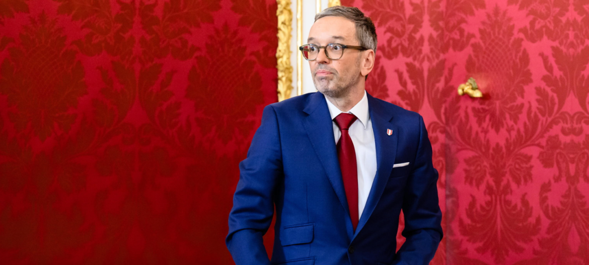 austria Il presidente dell'Fpö, Herbert Kickl, dopo un incontro con il presidente della Repubblica austriaca Van der Bellen | Foto Ansa