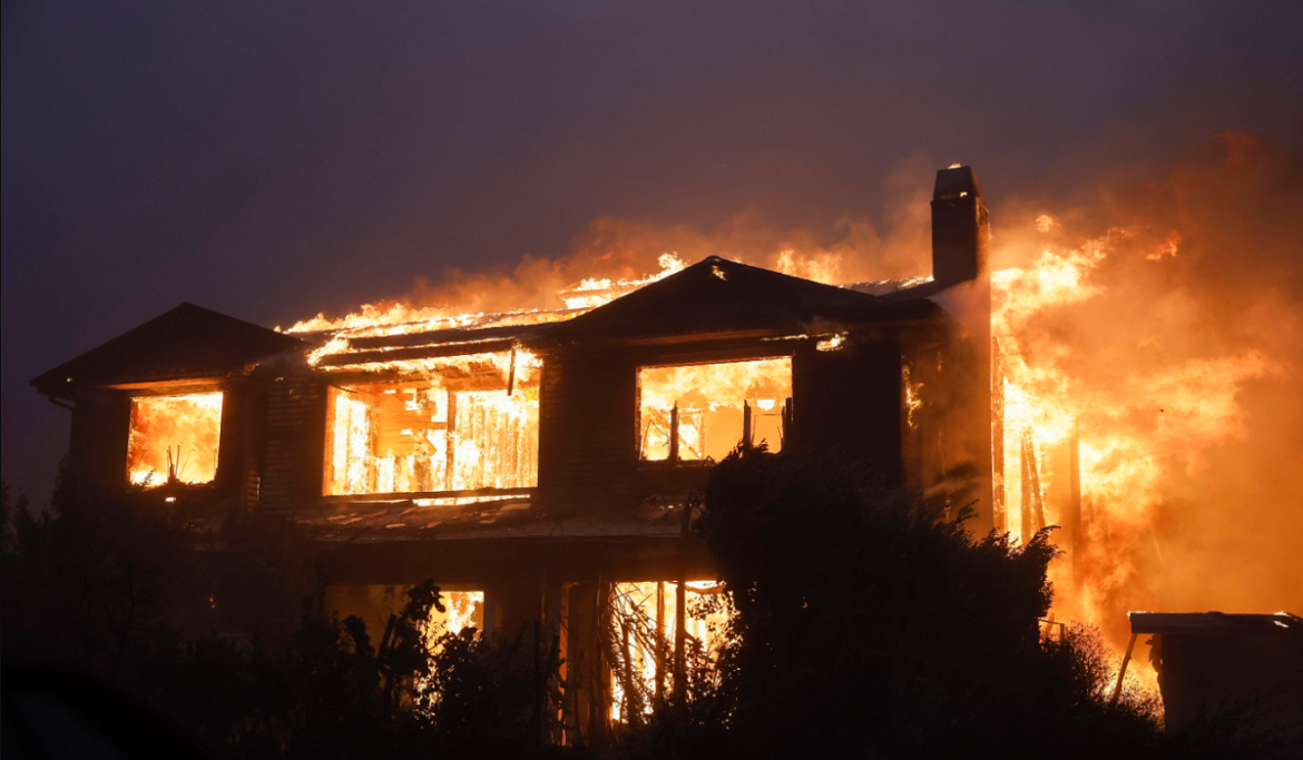casa incendio los angeles incendi