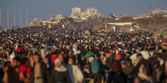 La marcia dei residenti della Striscia lungo il corridoio Netzarim