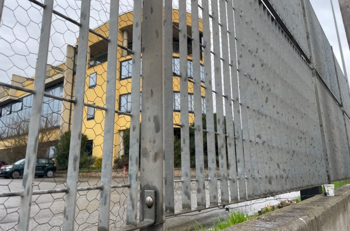 Ufficio Immigrazione grate