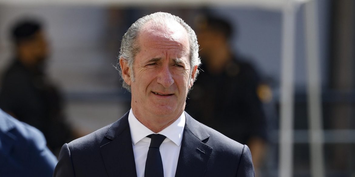 Scontro sul terzo mandato, Zaia: “No a lezioni da bocche sfamate da 30 anni in Parlamento” Scontro sul terzo mandato, Zaia: "No a lezioni da bocche sfamate da 30 anni in Parlamento"