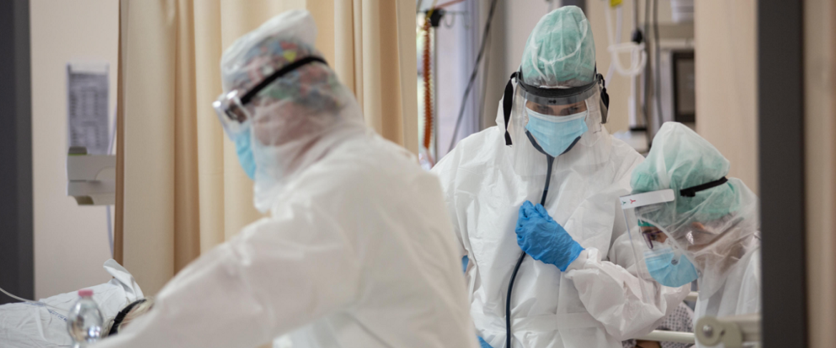operatori sanitari covid nuovo piano pandemico
