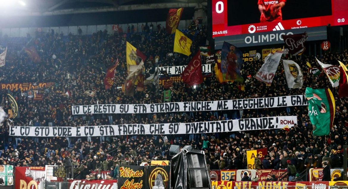 Roma roma striscione fascista