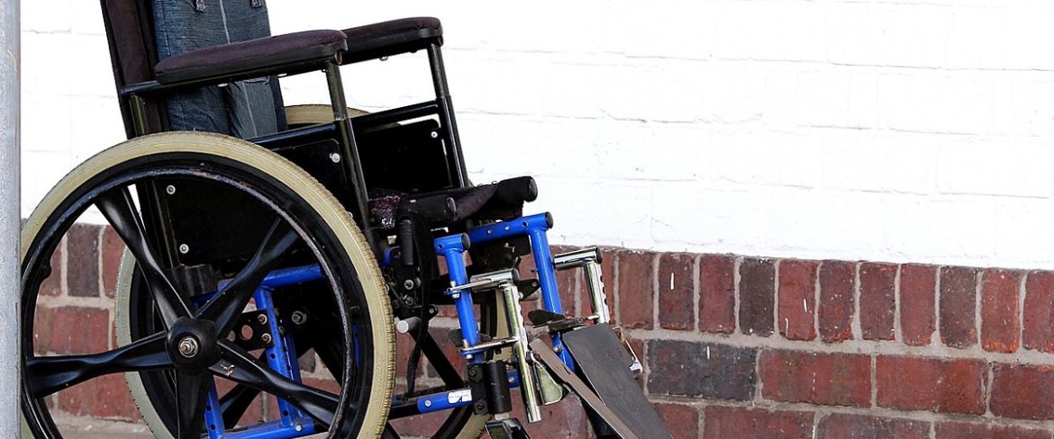 sedia a rotelle disabile palermo