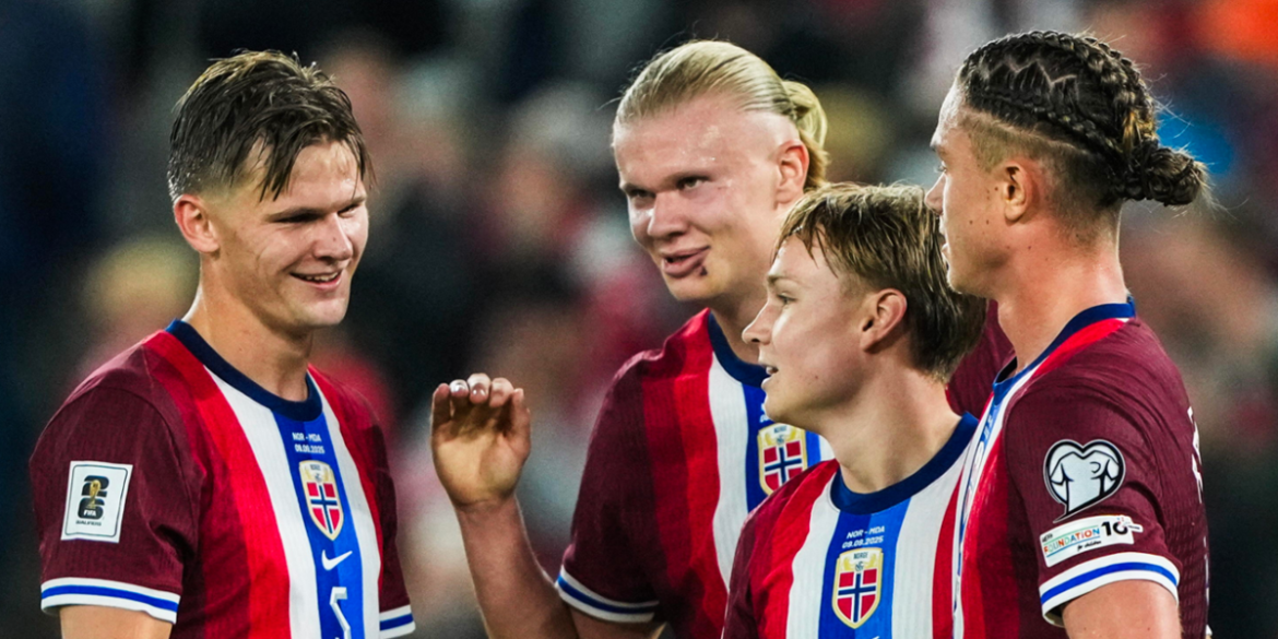 Norvegia I giocatori della nazionale norvegese eslutano dopo la vittoria per 11 a 1 contro la Moldova