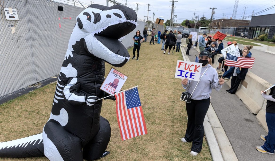 Le manifestazioni a Chicago contro l’Ice chicago ice