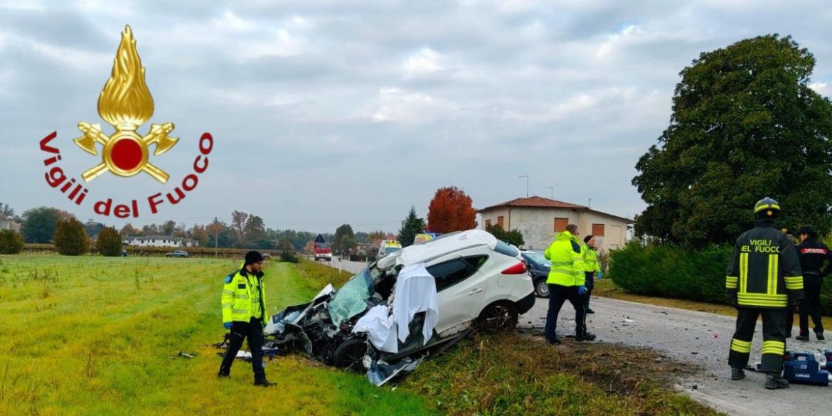 Scontro tra bus studenti e auto, un morto nel Trevigiano Treviso